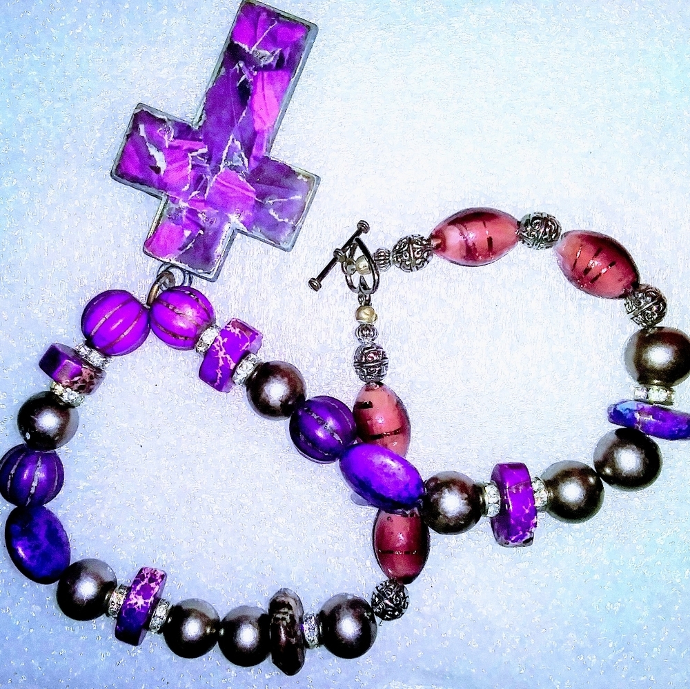 Stone and beaded cross neckless